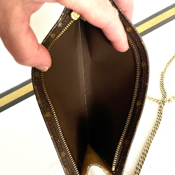 Authentic Louis Vuitton monogram wristlet pouch/ crossbody bag . - Picture 14 of 16